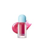 TOCOBO Juicy Berry Plumping Lip Oil во нијансата 06 Berry Candy – интензивно розово масло за усни со сјаен финиш, сместено во мат стаклено шише со светло син капак.